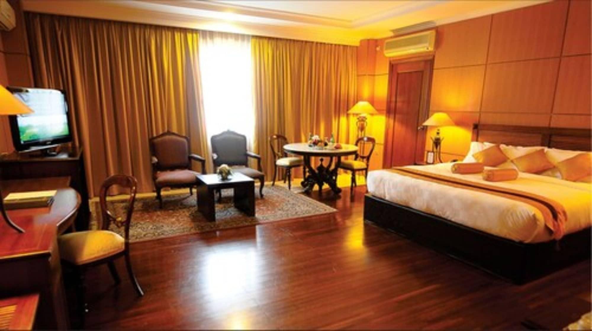 Bumi Senyiur Hotel Samarinda Exterior foto