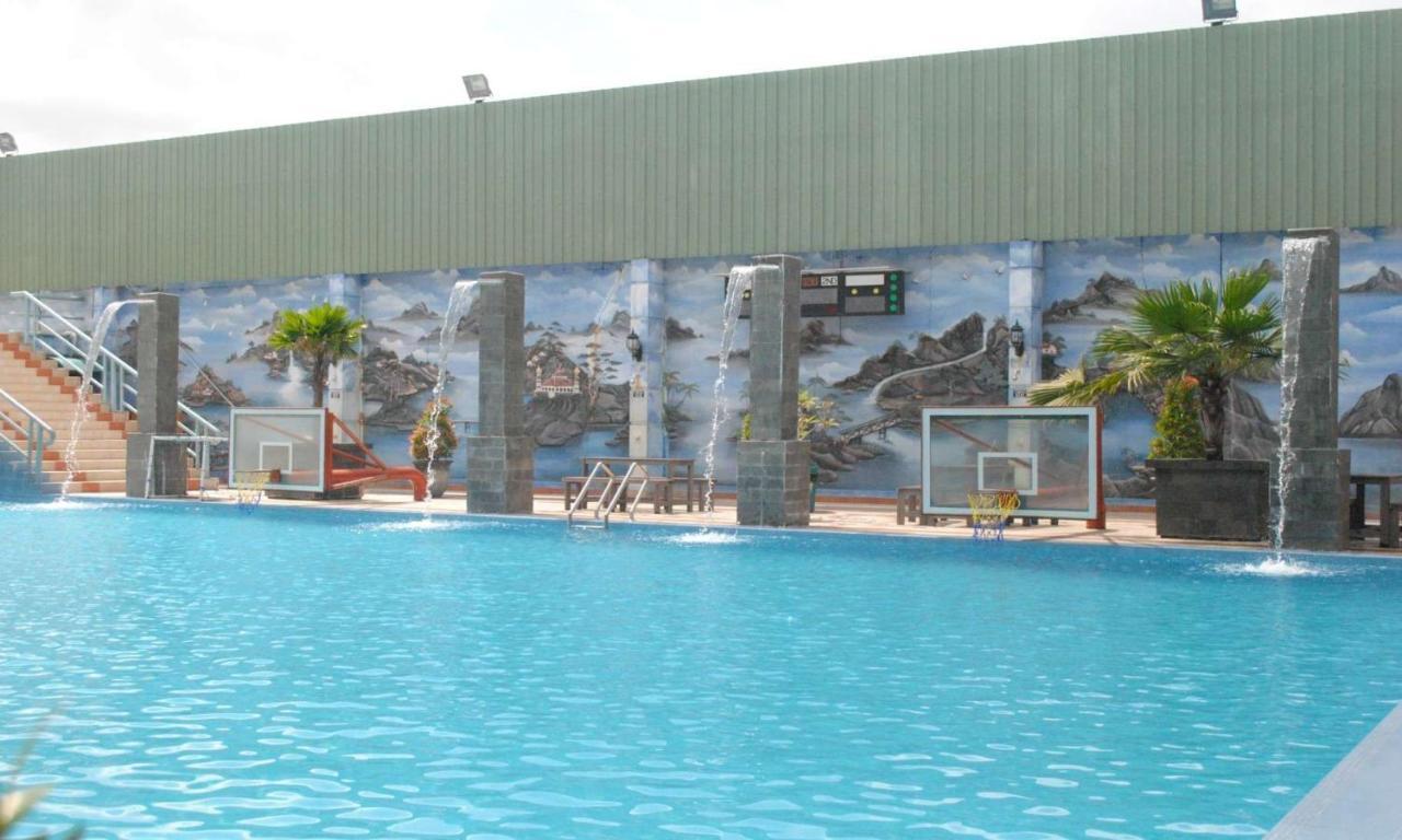 Bumi Senyiur Hotel Samarinda Exterior foto